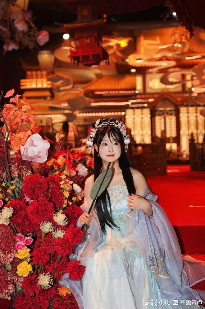 旅解锁甜蜜经济青岛邮轮母港打造网红打卡地j9九游真人游戏第一品牌婚姻登记+邮轮文(图3)