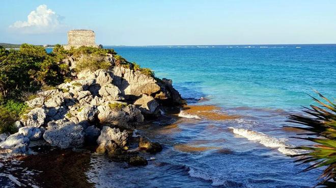 哥坟头挤满蹦迪的中国人九游会登录j9入口墨西(图3)